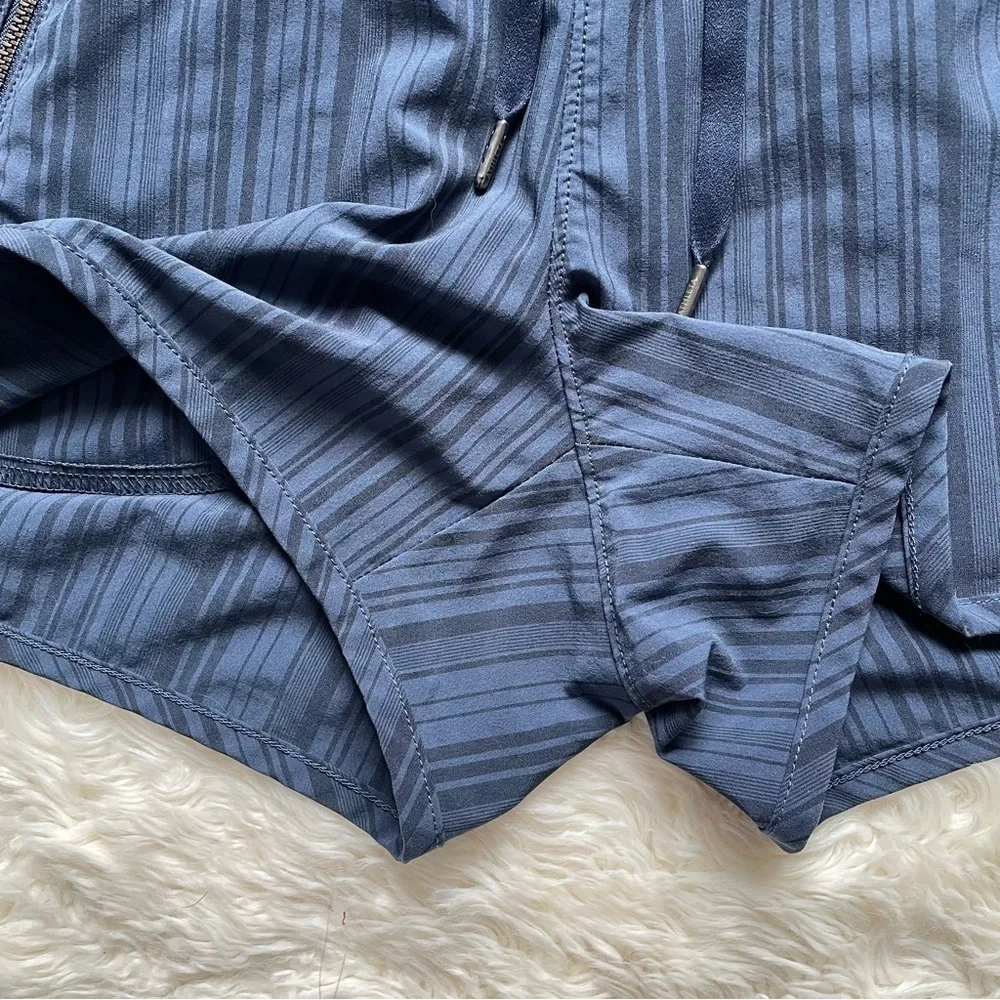 Athleta Shorts Sway Pull On Athletic Casual Outdoor Striped Navy Blue S